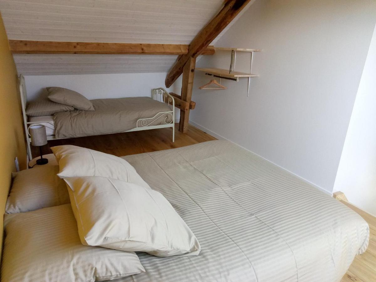 Chambres D'Hotes Quatre Mains Saint-Priest-des-Champs Exterior photo